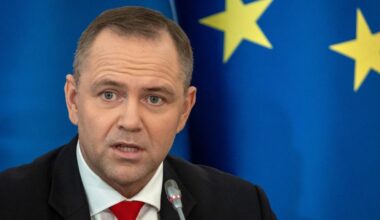 la Pologne refuse de mettre en œuvre le pacte européen et s’aligne sur Budapest