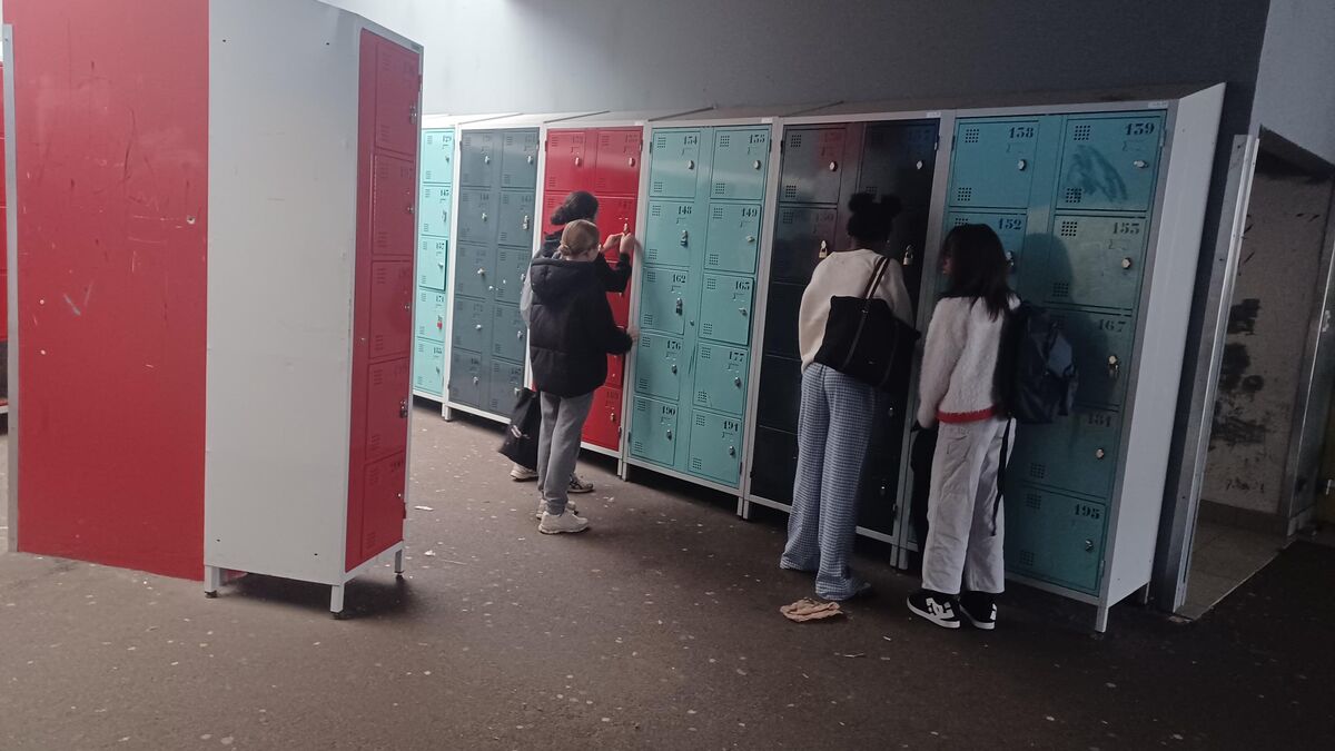 « La réponse ne peut pas tout le temps venir de l’école » : dans ce collège de Rouen, on n’applique pas la « pause portable »