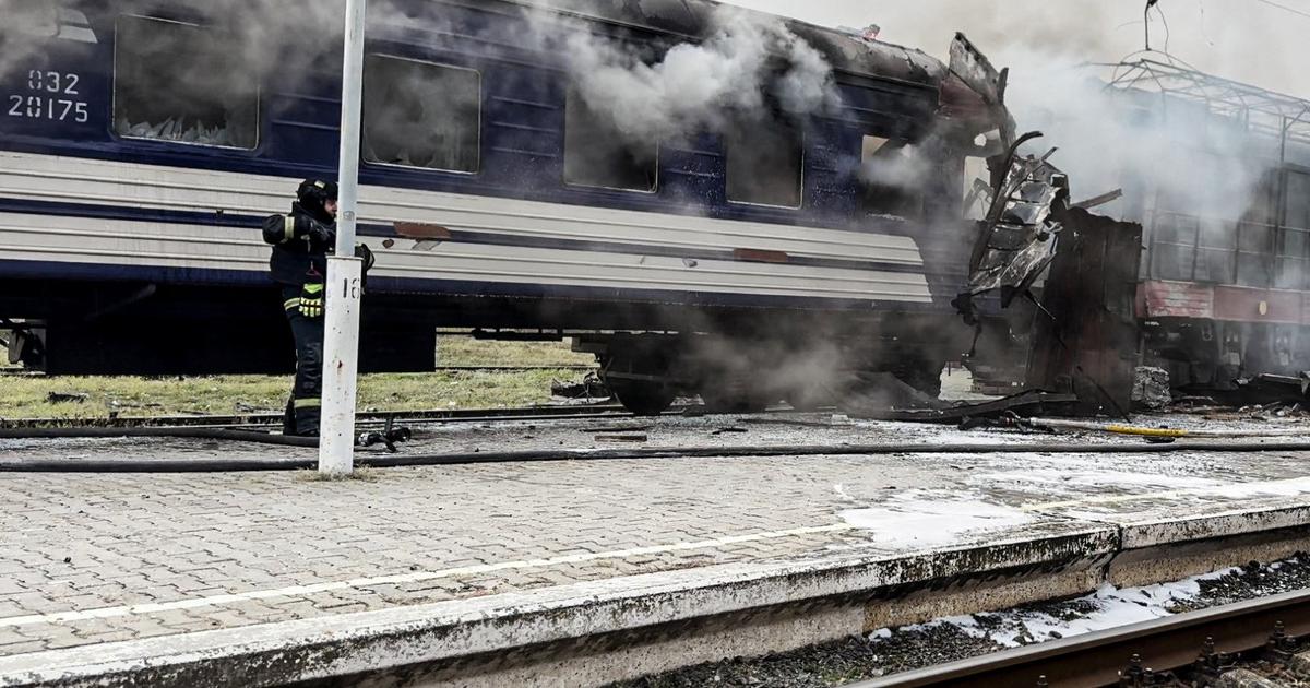 l’explosion d’une grenade sur un quai de gare fait quatre morts et 12 blessés