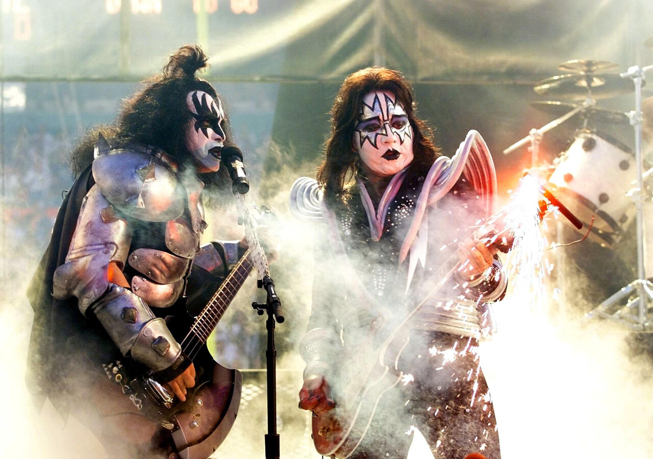 L'ancien guitariste du groupe de rock Kiss, Ace Frehley, est mort à l'âge de 74 ans