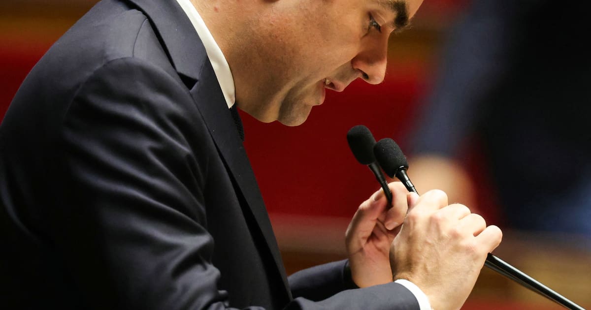 Débats du projet de loi de finances : face à la tempête, Sébastien Lecornu ne se mouille pas - Libération