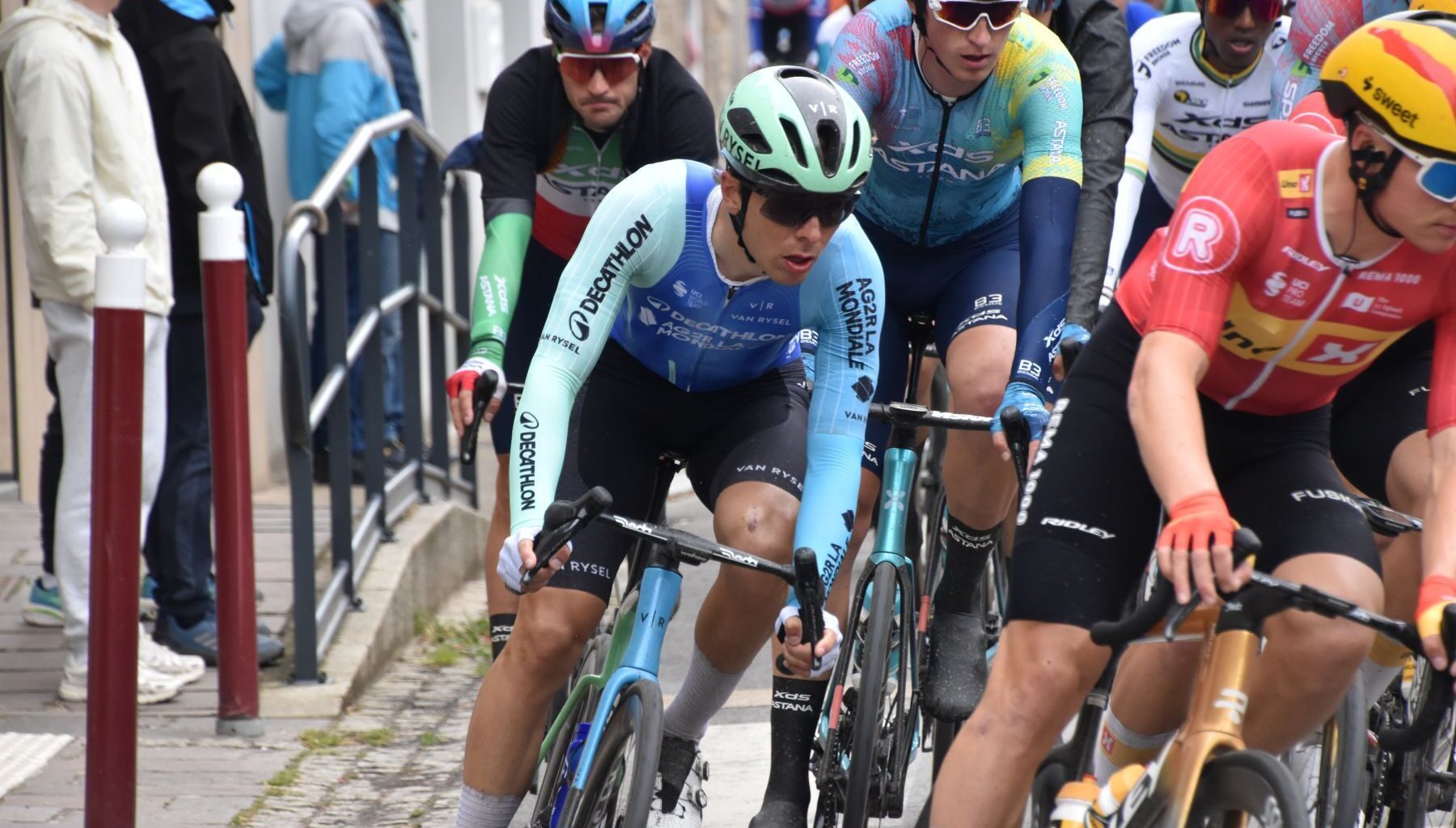 Une WorldTeam étrangère pour Benoît Cosnefroy - Actualité