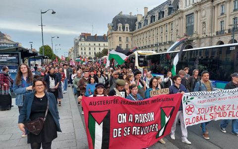 Plusieurs centaines de personnes ont défilé en fin de journée.