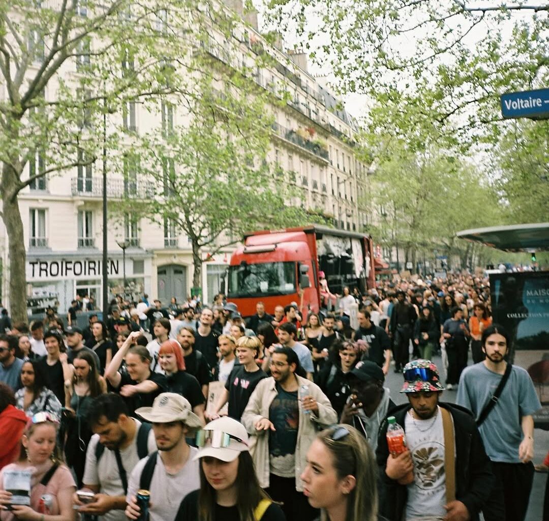 Une Tekno Parade revendicative va défiler à Paris pour défendre les free parties