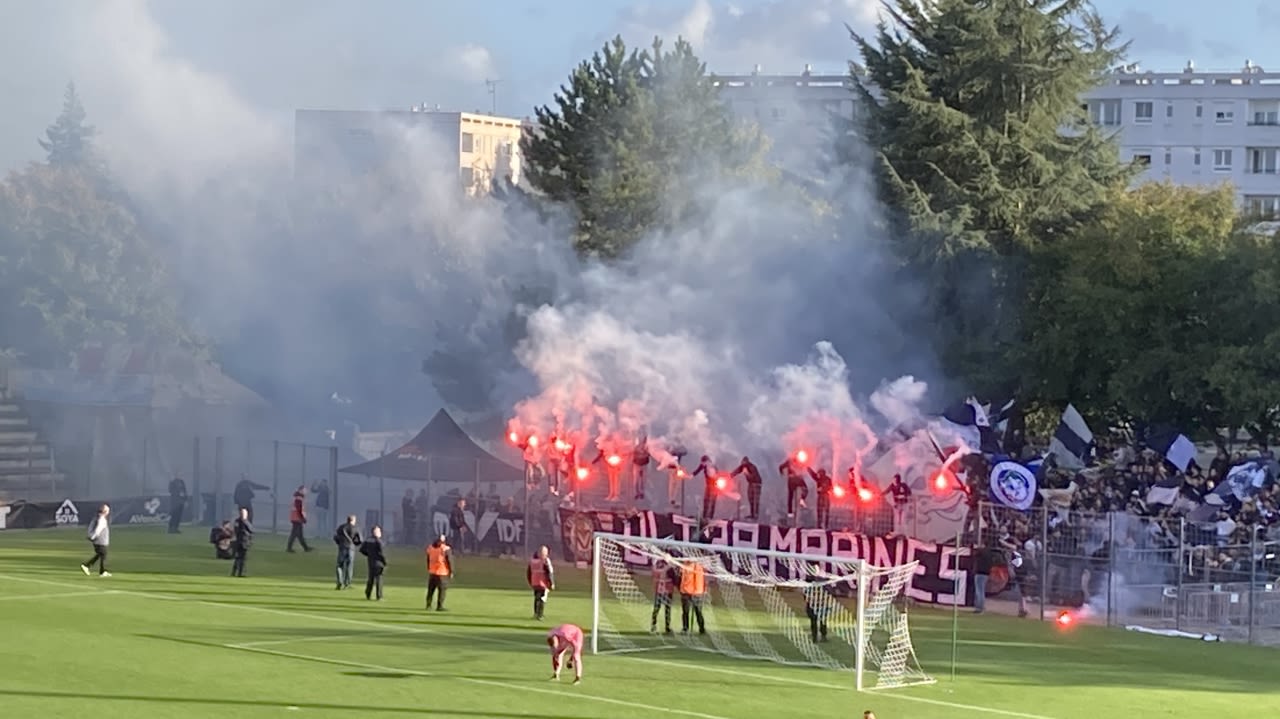 Le craquage de fumigènes des Ultramarines.