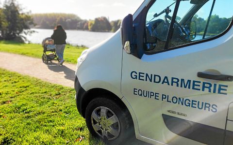 Des plongeurs de la gendarmerie inspectent le plan d’eau de La Ville-Gaudu, ce dimanche 5 octobre.