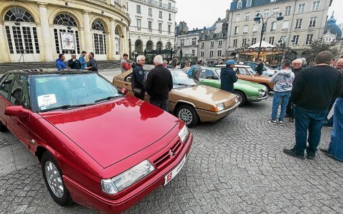 « Ça roule sans problème » : d’anciennes voitures Citroën défilent à Rennes