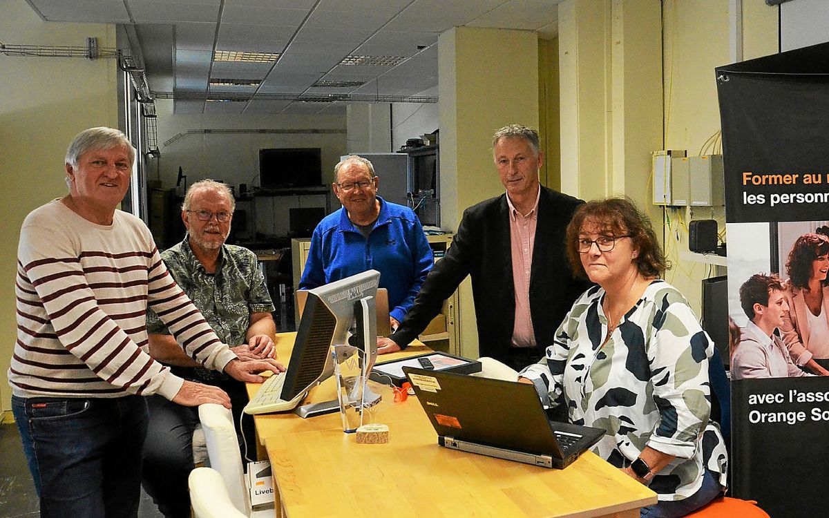 « On a déjà eu quelqu’un de 95 ans » : à Lannion, Orange Solidarité motivée par l’inclusion numérique