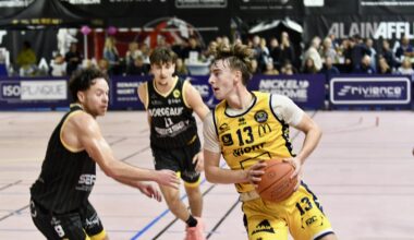 en battant la JSA Bordeaux, l'AS Niort passe la première