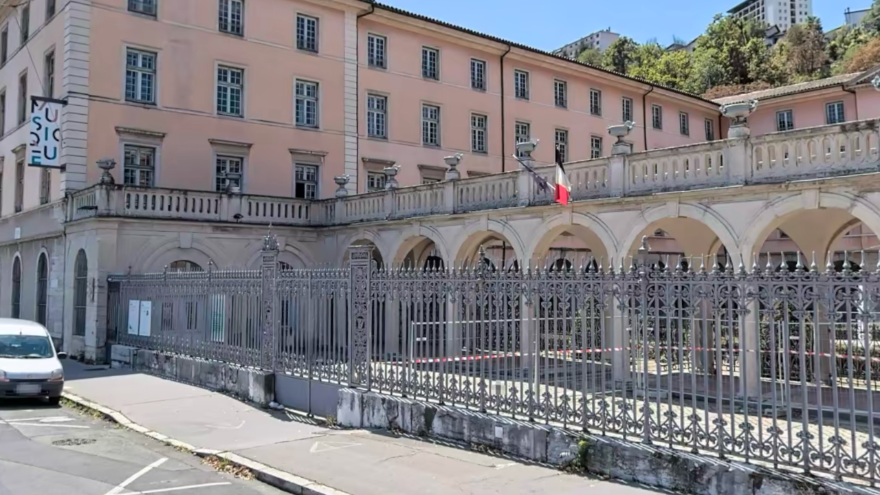 le tribunal face au profil "préoccupant" d’un professeur lyonnais au double visage
