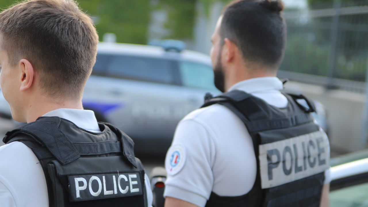 trois ados SDF attaquent une femme pour lui voler son sac