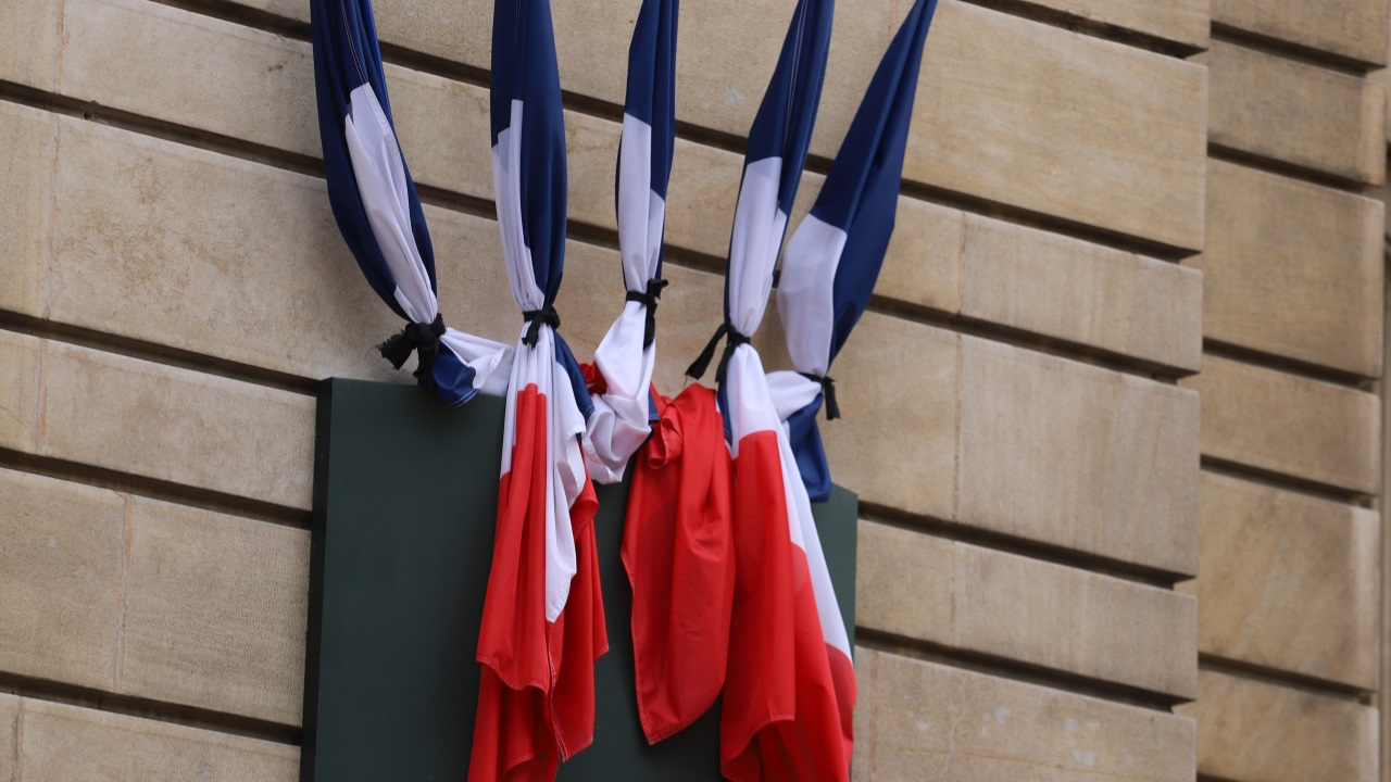 Une minute de silence pour Samuel Paty et Dominique Bernard dans les écoles lyonnaises ce mardi