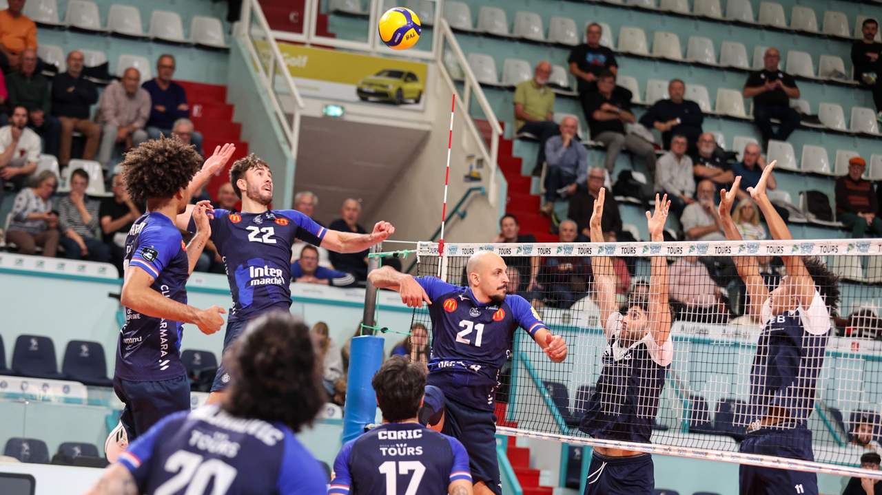 Le Tours Volley-Ball et Tourcoing dos à dos dans le Nord