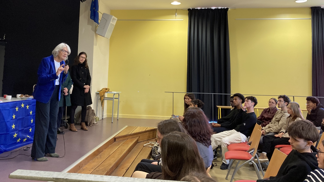 une ancienne députée européenne parle de son parcours aux lycéens du Bois-d’Amour