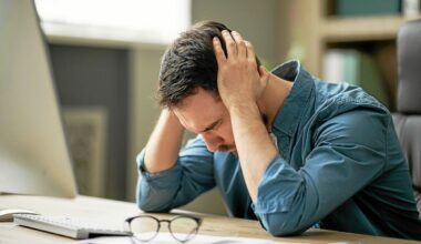 « Si tu te reconnais dans au moins un des symptômes, j’ai créé un programme fait pour toi » : le cortisol, hormone du stress, cible de fausses promesses sur les réseaux sociaux