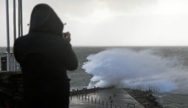 Des vents violents et des risques de submersion annoncés en Bretagne, ce lundi