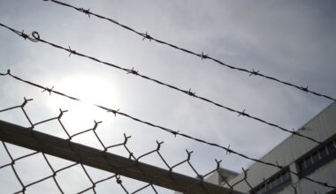 la police empêche la livraison de kebabs avec une fronde à des détenus