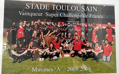 Maxime Lafage (à gauche en rouge) a gagné le Super Challenge de France avec les minimes du Stade Toulousain.