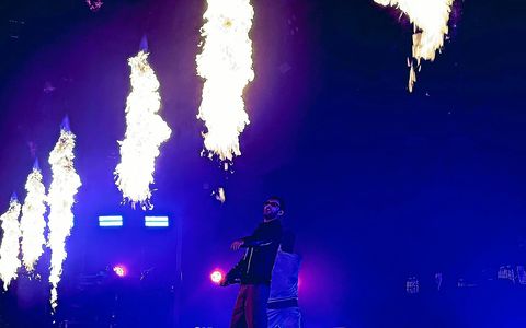 Vald a mis le feu sur la scène de Raptown.