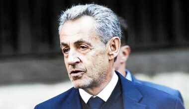 Deux députés LFI tentent de rencontrer Nicolas Sarkozy en prison, l’administration leur refuse l’accès