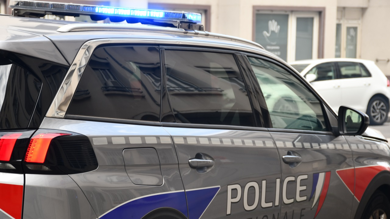 un homme poignardé à la Part-Dieu, un policier hors service intervient