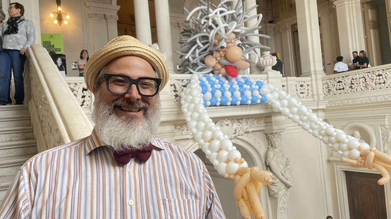 Hervé le Fantaisiste, l’ingénieux sculpteur de ballons