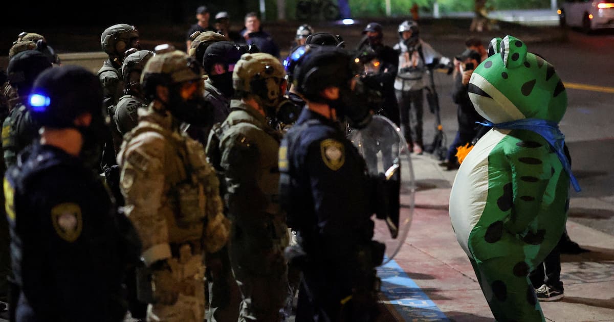 Grenouilles, licornes… Aux Etats-Unis, le déguisement comme outil de protestation pour déconstruire le récit de Trump – Libération