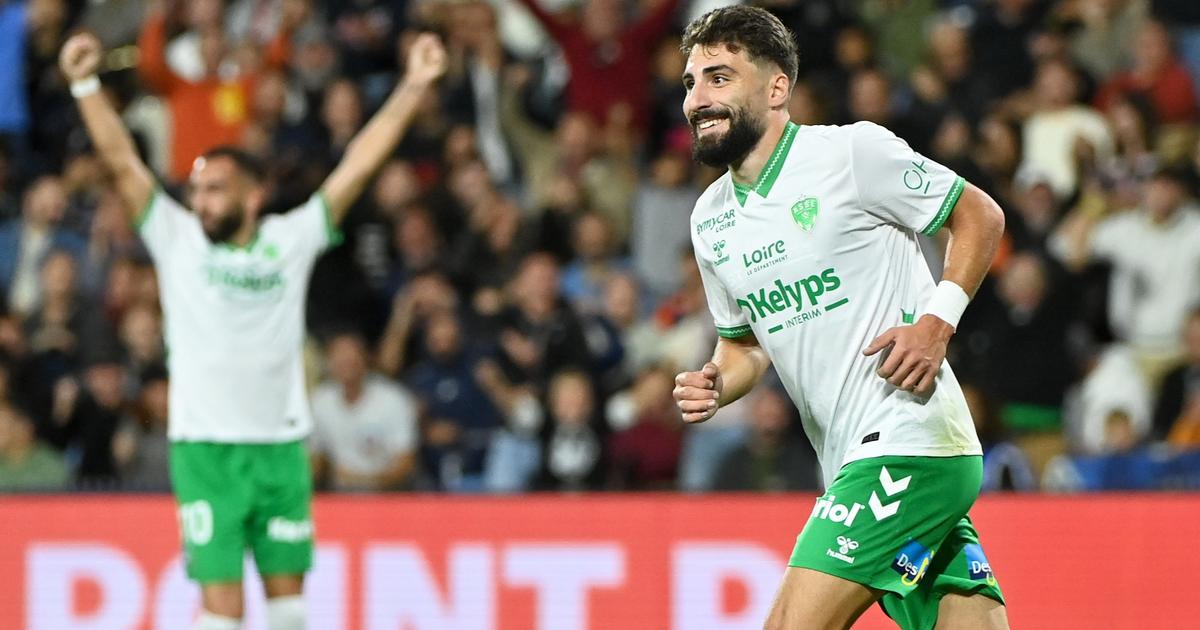 Saint-Étienne s’impose à Montpellier et se hisse dans le trio de tête