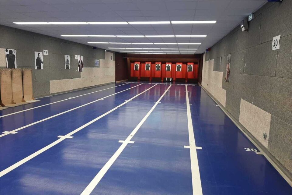 Le club de tir du commissariat de Lille. Les policiers doivent effectuer trois ou six tirs (pour la BAC) par an.