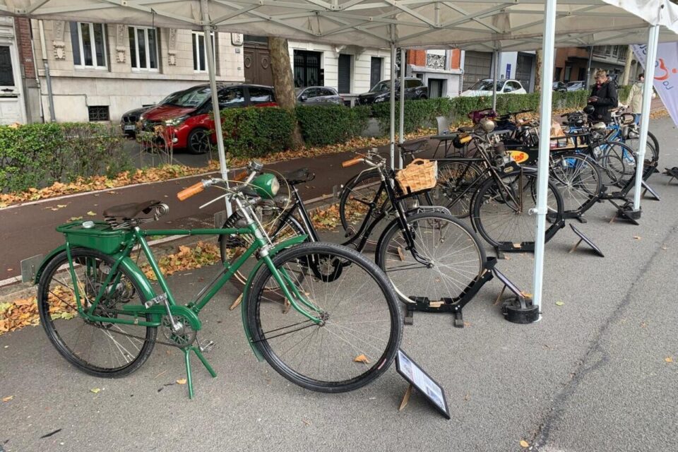 Monsieur Lecoeur a exposé sa collection de vélos motorisés d'après-guerre.