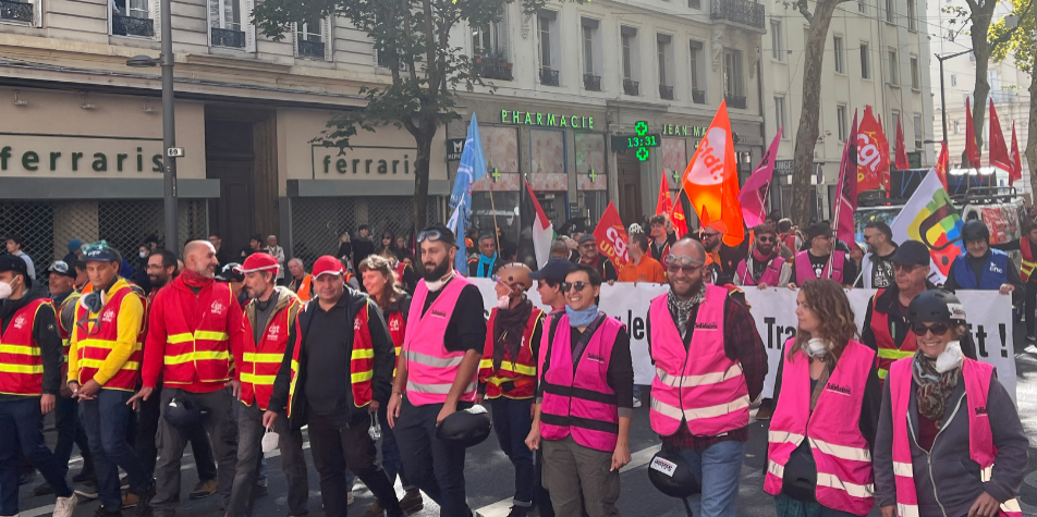 Grève du 2 octobre à Lyon : départ de la manifestation depuis la place Jean Macé