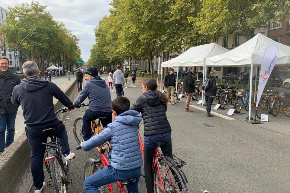 Les cyclistes étaient de sortie, en famille.