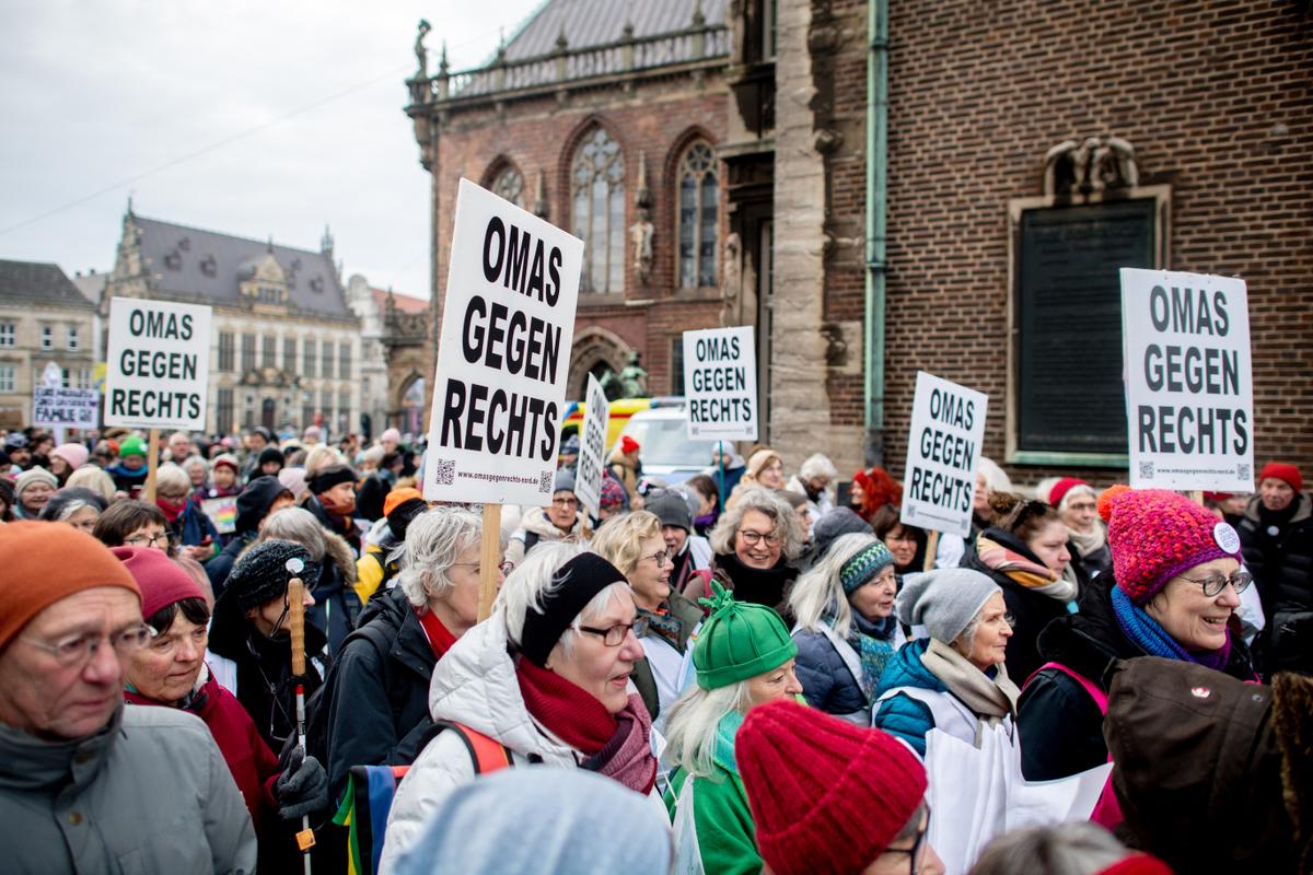 qui sont les “Omas gegen Rechts”, ces mamies qui se battent contre l’extrême droite ?