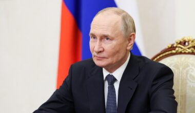 Vladimir Poutine, le 12 octobre 2025 au Kremlin.