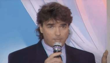 A 78 ans, ce chanteur culte des années 1970 s'est marié avec une femme de 40 ans sa cadette