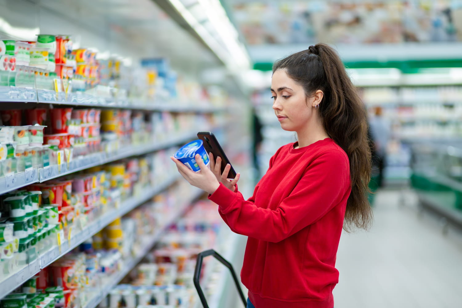 Un chiffre sur l'étiquette des aliments devrait vous alerter : au-dessus, c'est trop de sucre selon cette nutritionniste