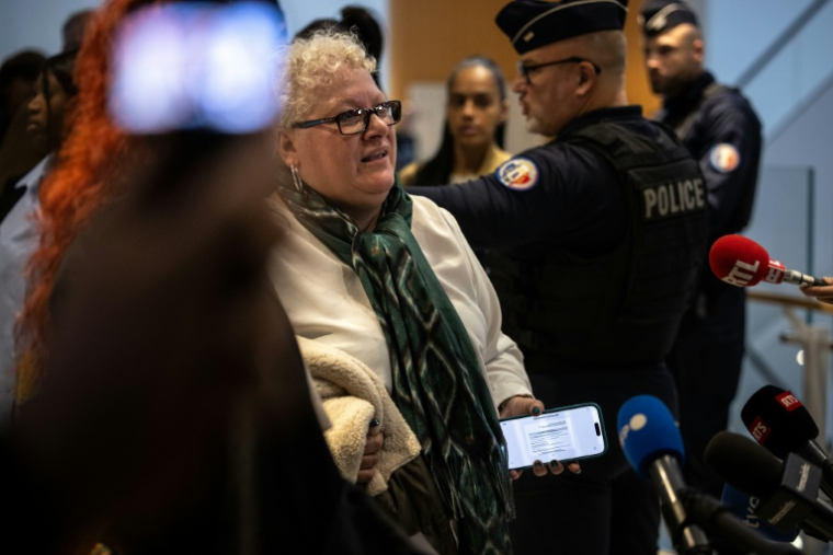 Delphine J, aussi connue sous le nom d'Amandine Roy, au tribunal de Paris le 27 octobre 2025 ( AFP / Guillaume BAPTISTE )