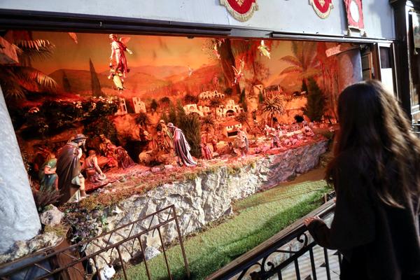 Noël 2024 : la crèche centenaire était devenue immobile et muette. Va-t-elle refonctionner cette année ? Photo C. D. 