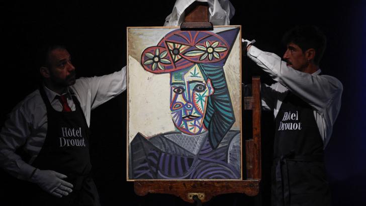 Ce tableau de Picasso représentant Dora Maar et intitulé « Buste de femme au chapeau à fleurs » a réalisé « le record de l’année » des enchères en France.