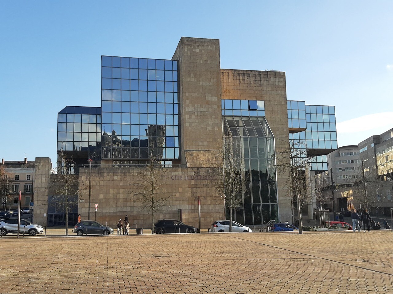 un tyran condamné pour violences en Sarthe