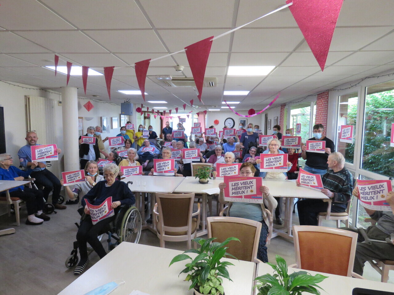 près de Rouen, les habitants de cet Ehpad ont manifesté