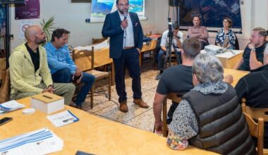 Seul candidat déclaré dans la course aux municipales à Châteauneuf-Villevieille, Nicolas Bailet tacle le maire sortant et présente ses « alternatives »