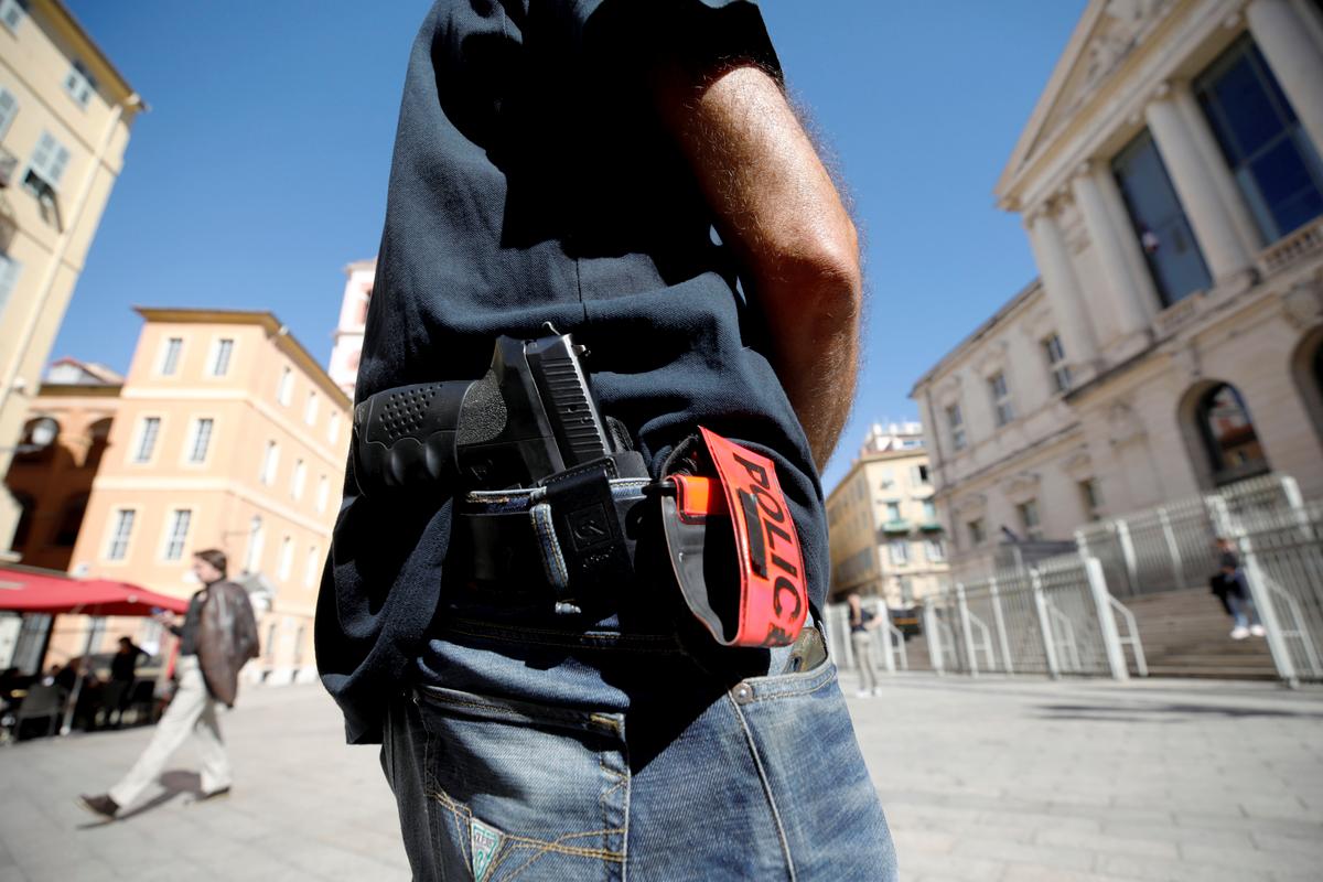 Cocaïne, armes de poing et cash... Neuf personnes condamnées à de la prison pour trafic de stups à Nice
