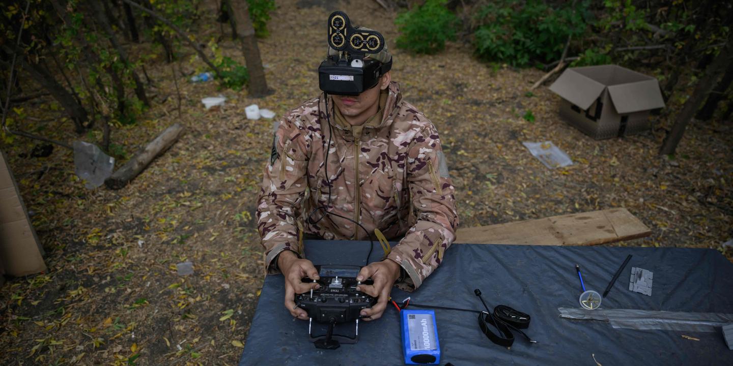 la Russie a lancé plus de 3 100 drones, 92 missiles et environ 1 360 bombes planantes en une semaine, dénonce Volodymyr Zelensky
