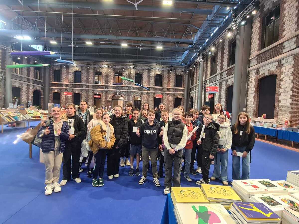 Les collégiens rencontrent un auteur au Salon du livre à Troyes