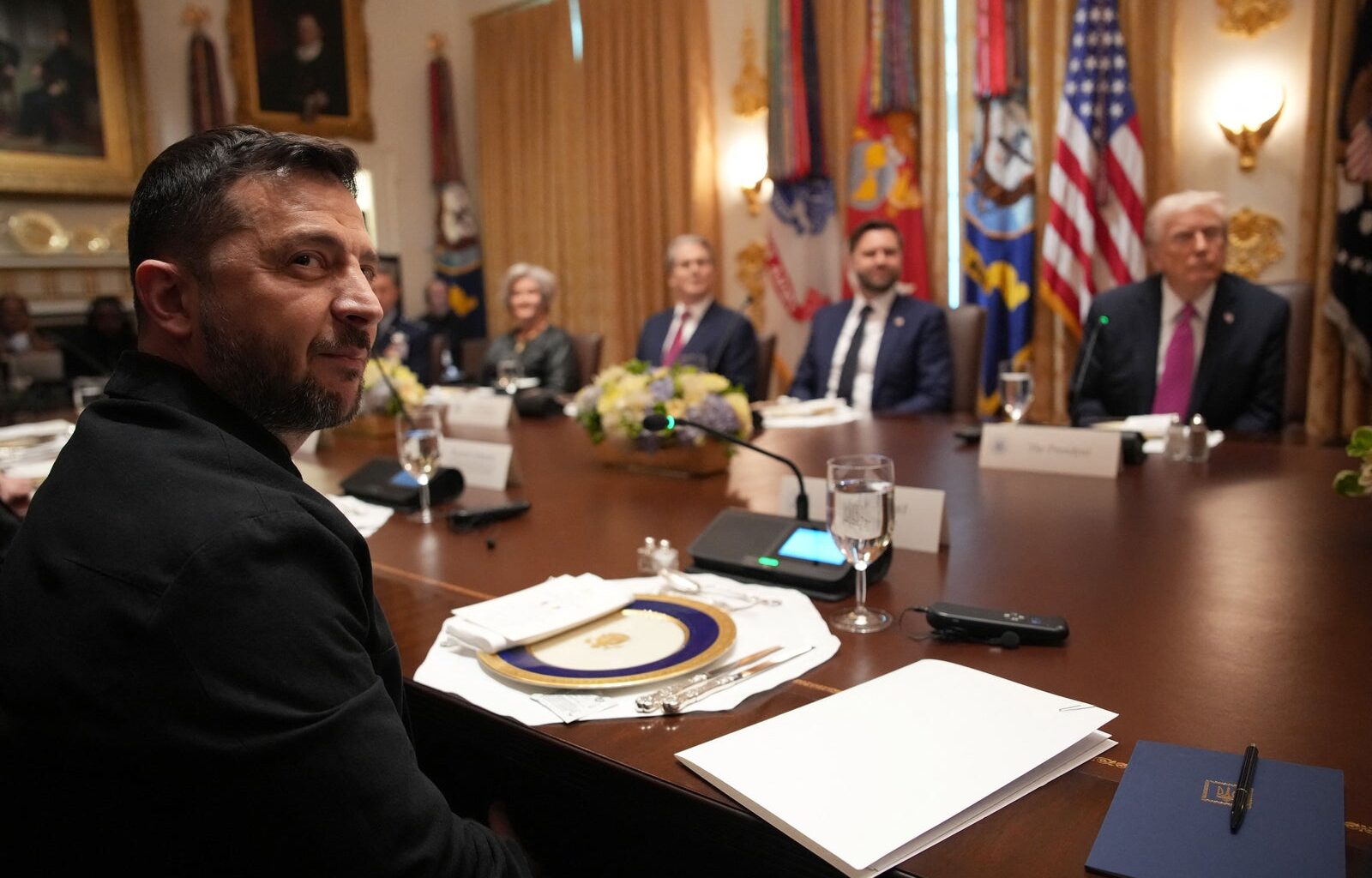 Guerre en Ukraine: Donald Trump tempère Volodymyr Zelensky et sa demande de missiles Tomahawk