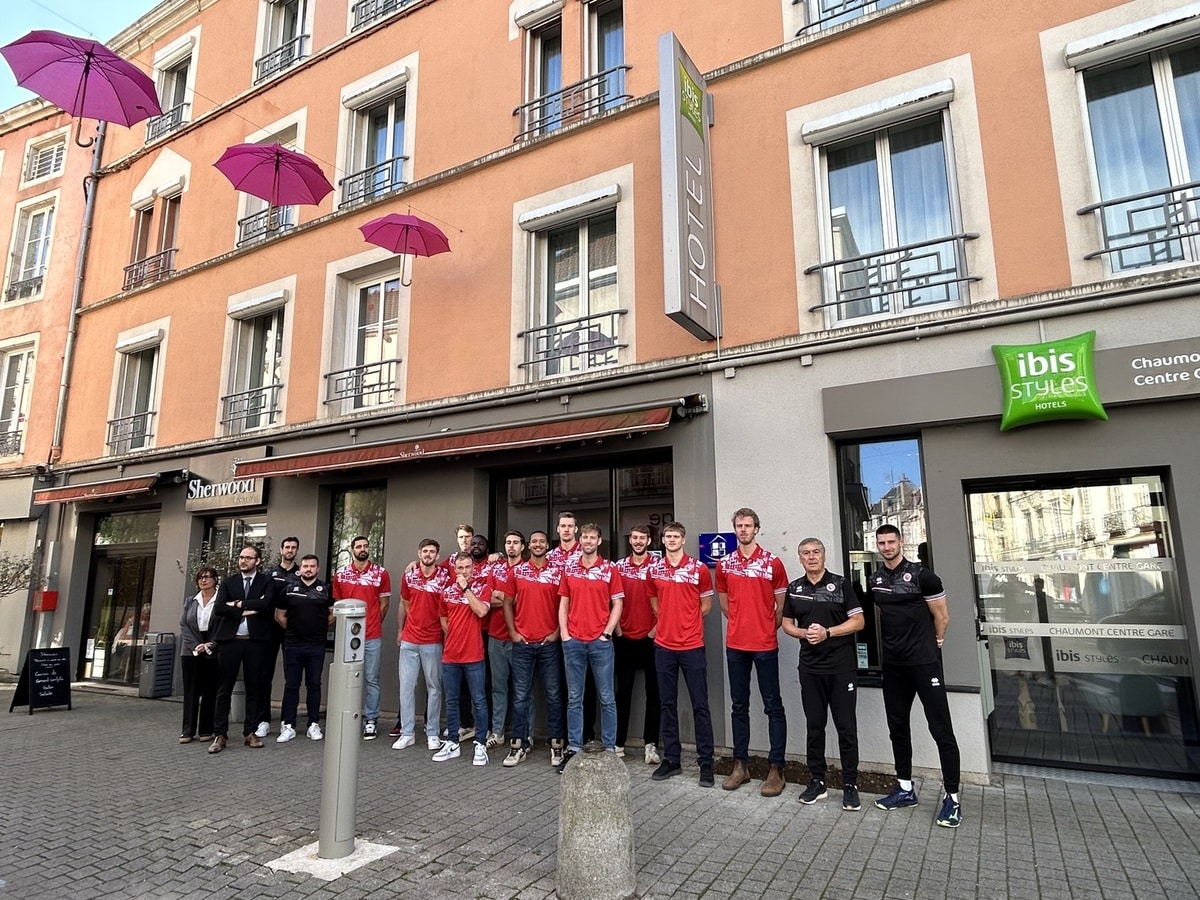 Le Chaumont volley-ball en mode cohésion dans un restaurant chaumontais