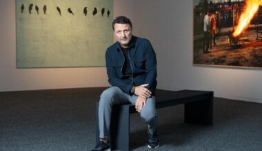 le producteur et animateur Arthur raconte dans un livre le malaise des Français juifs depuis le 7 Octobre