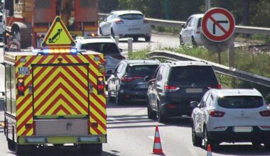 un accident sur l’A13 provoque de gros bouchons, une jeune femme blessée