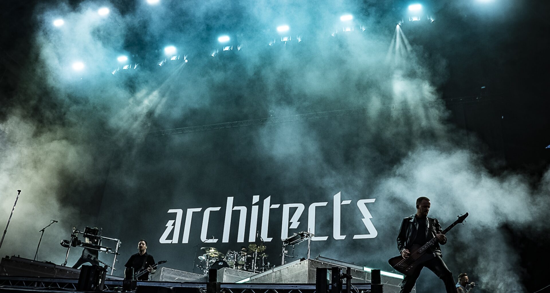 “Merci beaucoup Paris pour cette soirée inoubliable. Nous vous aimons” : Architects remercie ses fans après le concert d’hier soir en France